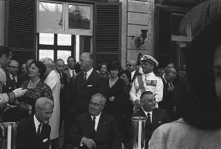 Ricevimento offerto dal Presidente della Repubblica Giuseppe Saragat nei giardini del Quirinale per il ventesimo anniversario della fondazione della Repubblica