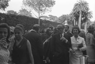 Ricevimento offerto dal Presidente della Repubblica Giuseppe Saragat nei giardini del Quirinale per il ventesimo anniversario della fondazione della Repubblica
