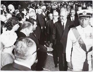 Ricevimento offerto dal Presidente della Repubblica Giuseppe Saragat nei giardini del Quirinale per il ventesimo anniversario della fondazione della Repubblica