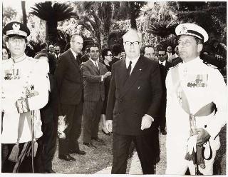 Ricevimento offerto dal Presidente della Repubblica Giuseppe Saragat nei giardini del Quirinale per il ventesimo anniversario della fondazione della Repubblica