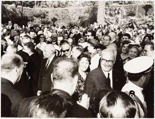 Ricevimento offerto dal Presidente della Repubblica Giuseppe Saragat nei giardini del Quirinale per il ventesimo anniversario della fondazione della Repubblica