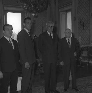 Visita di omaggio al Presidente della Repubblica Giuseppe Saragat da parte di Franco Volta, amministratore unico della Casa Editrice Bizzarri, con il prof. Oscar Nuccio, dell'Università di Roma, e Mario Missiroli, in  per presentare i primi 14 volumi della ristampa anastatica dei "Classici italiani di economia politica" del Custodi