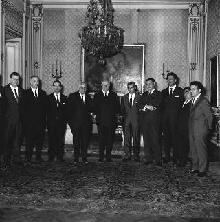 Presidente della Repubblica Giuseppe Saragat riceve la visita di omaggio di Antonio Martinelli, Presidente dell'Ordine degli ingegneri della Provincia di Roma, con il Consiglio dell'Ordine medesimo
