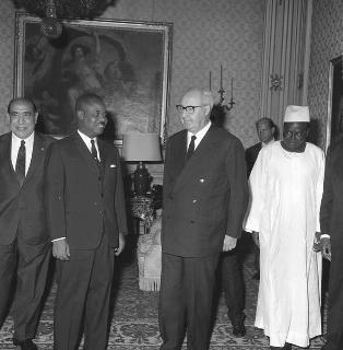 Il Presidente della Repubblica Giuseppe Saragat riceve in udienza Ahmadu Ahidjo, Presidente della Repubblica Federale del Camerun