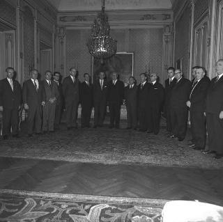 Il Sen. Italo Viglianesi, Segretario generale della UIL, con i dirigenti delle Confederazioni sindacali democratiche dei sei Paesi della CEE in udienza dal Presidente della Repubblica Giuseppe Saragat
