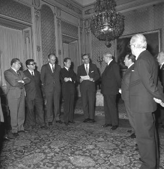Il Sen. Italo Viglianesi, Segretario generale della UIL, con i dirigenti delle Confederazioni sindacali democratiche dei sei Paesi della CEE in udienza dal Presidente della Repubblica Giuseppe Saragat