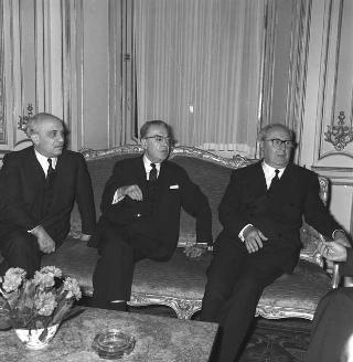 Il Presidente della Repubblica Giuseppe Saragat  con l'on. Amintore Fanfani, Ministro degli esteri italiano, incontrano Paul Martin, Ministro degli esteri del Canada e Marcel Cadieux, Sottosegretario agli esteri canadese