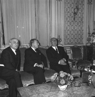 Il Presidente della Repubblica Giuseppe Saragat  con l'on. Amintore Fanfani, Ministro degli esteri italiano, incontrano Paul Martin, Ministro degli esteri del Canada e Marcel Cadieux, Sottosegretario agli esteri canadese
