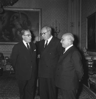 Il Presidente della Repubblica Giuseppe Saragat  con l'on. Amintore Fanfani, Ministro degli esteri italiano, incontrano Paul Martin, Ministro degli esteri del Canada e Marcel Cadieux, Sottosegretario agli esteri canadese