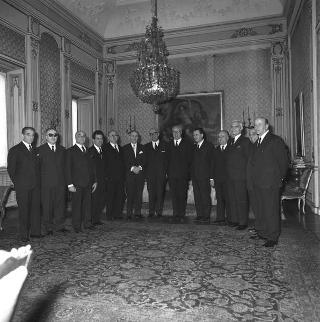 Luigi Gui, Ministro della pubblica istruzione, con Mario Pedini, Presidente dell'Unione nazionale dell'istruzione tecnica e professionale, con una rappresentanza dell'Unione in udienza dal Presidente della Repubblica Giuseppe Saragat