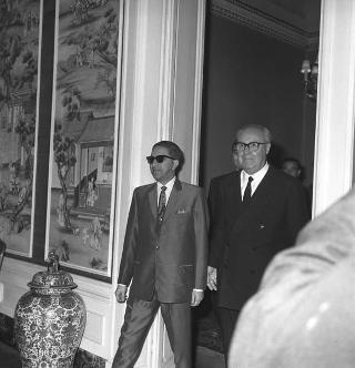 Il Presidente della Repubblica Giuseppe Saragat  riceve in visita ufficiale Sua Maestà Mahendra, Re del Nepal, con l'ambasciatore Prakash Chand Thakur e il segretario militare nepalese Fher Bahadur Malla