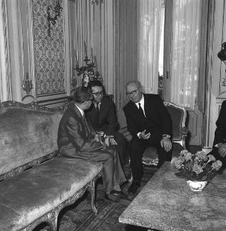 Il Presidente della Repubblica Giuseppe Saragat  riceve in visita ufficiale Sua Maestà Mahendra, Re del Nepal, con l'ambasciatore Prakash Chand Thakur e il segretario militare nepalese Fher Bahadur Malla