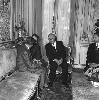 Il Presidente della Repubblica Giuseppe Saragat  riceve in visita ufficiale Sua Maestà Mahendra, Re del Nepal, con l'ambasciatore Prakash Chand Thakur e il segretario militare nepalese Fher Bahadur Malla