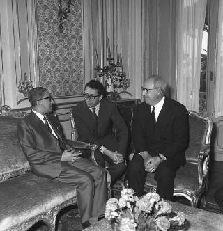 Il Presidente della Repubblica Giuseppe Saragat  riceve in visita ufficiale Sua Maestà Mahendra, Re del Nepal, con l'ambasciatore Prakash Chand Thakur e il segretario militare nepalese Fher Bahadur Malla