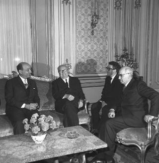 Il Presidente della Repubblica Giuseppe Saragat  con Mahmud Riad, Ministro degli esteri della RAU, e l'on. Amintore Fanfani, Ministro degli esteri