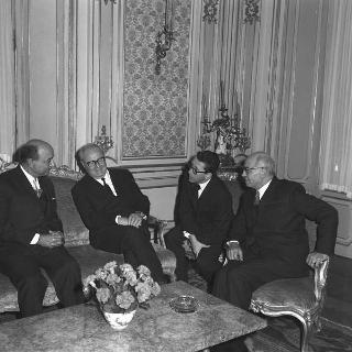 Il Presidente della Repubblica Giuseppe Saragat  con Mahmud Riad, Ministro degli esteri della RAU, e l'on. Amintore Fanfani, Ministro degli esteri