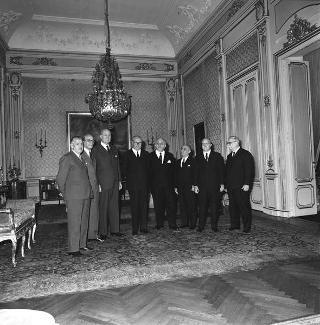 Giovanni De Toni, Presidente della Società italiana di pediatria, con una commissione di clinici pediatri, per riferire sui risultati del XXXI Congresso italiano di pediatria