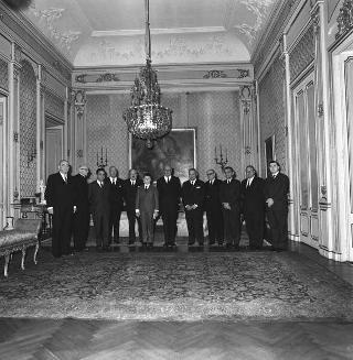 Il Presidente della Repubblica Giuseppe Saragat riceve in udienza l'avv. Vittorino Veronese, Presidente del Centro apostolato della bontà nella scuola, con l'alunno Carlo Filippo Zucchini, vincitore del Premio "Livio Tempesta"