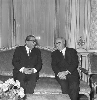Il Presidente della Repubblica Giuseppe Saragat riceve in udienza  Ministro degli affari esteri di Turchia Caglayangil, alla presenza del Ministro degli esteri Amintore Fanfani e l'ambasciatore Egidio Ortona, Segretario generale del Ministero