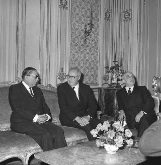 Il Presidente della Repubblica Giuseppe Saragat riceve in udienza  Ministro degli affari esteri di Turchia Caglayangil, alla presenza del Ministro degli esteri Amintore Fanfani e l'ambasciatore Egidio Ortona, Segretario generale del Ministero