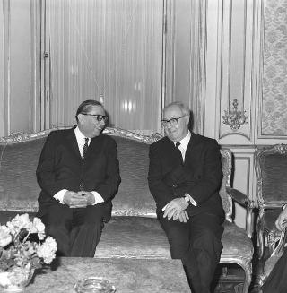 Il Presidente della Repubblica Giuseppe Saragat riceve in udienza  Ministro degli affari esteri di Turchia Caglayangil, alla presenza del Ministro degli esteri Amintore Fanfani e l'ambasciatore Egidio Ortona, Segretario generale del Ministero