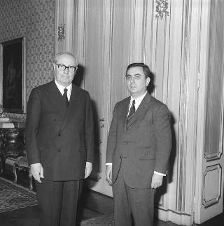 Il Presidente della Repubblica Giuseppe Saragat con Baldo de' Rossi, Presidente dell'Istituto per lo sviluppo dell'edilizia sociale