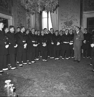 Visita al Palazzo del Quirinale degli allievi dell'Accademia navale di Livorno e udienza con il Presidente della Repubblica Giuseppe Saragat