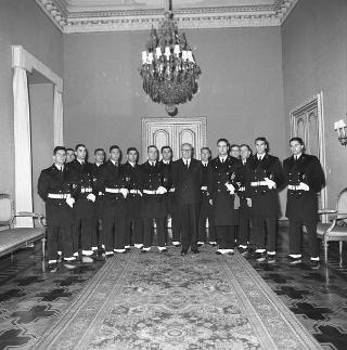 Visita al Palazzo del Quirinale degli allievi dell'Accademia navale di Livorno e udienza con il Presidente della Repubblica Giuseppe Saragat