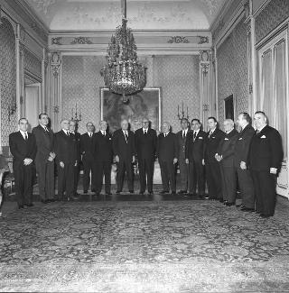 Il Presidente della Repubblica Giuseppe Saragat riceve in udienza Sergio Casaltoli, Presidente della Confederazione generale del commercio e del turismo, con la Giunta della Confederazione