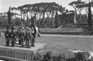 Intervento del Presidente della Repubblica Giuseppe Saragat  al giuramento collettivo di reclute delle tre Forze Armate Roma, Piazza di Siena