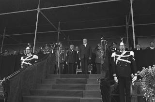 Intervento del Presidente della Repubblica Giuseppe Saragat  al giuramento collettivo di reclute delle tre Forze Armate Roma, Piazza di Siena