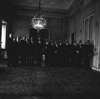 Il Presidente della Repubblica Giuseppe Saragat riceve in udienza Giovanni Zaccaria, commissario straordinario dell'Istituto studi europei "Alcide De Gasperi", con una delegazione di docenti italiani e rettori di istituti universitari dei Paesi europei
