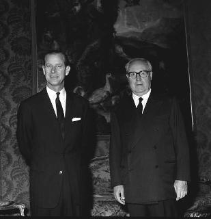 Il Presidente della Repubblica Giuseppe Saragat con Sua Altezza Reale il Duca Filippo di Edimburgo