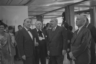 Visita del Presidente Saragat alla Fondazione "Giuseppina Saragat" con Luigi Antonini e un gruppo di sindacalisti italo-americani. Anzio (Roma)