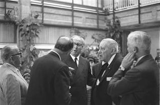 Visita del Presidente Saragat alla Fondazione "Giuseppina Saragat" con Luigi Antonini e un gruppo di sindacalisti italo-americani. Anzio (Roma)