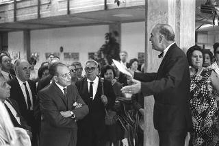 Visita del Presidente Saragat alla Fondazione "Giuseppina Saragat" con Luigi Antonini e un gruppo di sindacalisti italo-americani. Anzio (Roma)