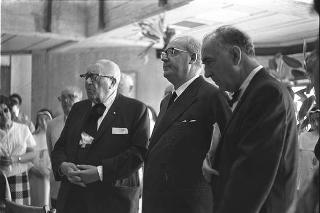 Visita del Presidente Saragat alla Fondazione "Giuseppina Saragat" con Luigi Antonini e un gruppo di sindacalisti italo-americani. Anzio (Roma)