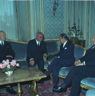 Incontro del Presidente della Repubblica Giuseppe Saragat con Piet de Jong, Primo Ministro dei Paesi Bassi, con Joseph Luns, Ministro degli esteri, l'ambasciatore dei Paesi Bassi a Roma e Amintore Fanfani, Ministro degli esteri
