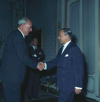 Incontro del Presidente della Repubblica Giuseppe Saragat con Piet de Jong, Primo Ministro dei Paesi Bassi, con Joseph Luns, Ministro degli esteri, l'ambasciatore dei Paesi Bassi a Roma e Amintore Fanfani, Ministro degli esteri