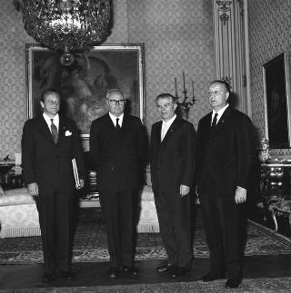 L'editore Giancarlo Palazzi, con Arturo Tofanelli e Umberto De Franciscis, direttori rispettivamente di "Successo" e delle "Edizioni Palazzi" in visita di omaggio al Presidente della Repubblica Giuseppe Saragat