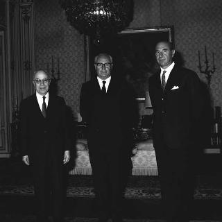 Il Presidente della Repubblica Giuseppe Saragat con Marcello Boldrini ex Presidente dell'ENI ed Eugenio Cefis il nuovo Presidente