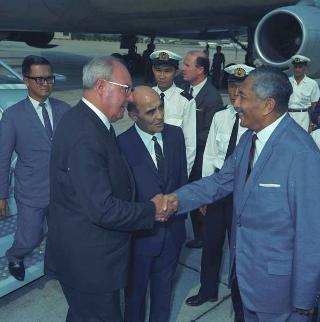 Visita di Stato del Presidente Giuseppe Saragat e del Ministro degli esteri Amintore Fanfani in Canada, Australia e Stati Uniti con soste di riposo a Tahiti, Nandi, Singapore e Ceylon (11 settembre - 3 ottobre 1967). Tahiti