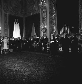 Achille Corona, Ministro del turismo e spettacolo, con Gaetano Turilli, Presidente della Federazione delle associazioni italiane alberghi e turismo e una delegazione della Federazione