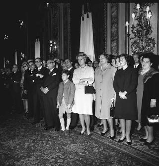 Achille Corona, Ministro del turismo e spettacolo, con Gaetano Turilli, Presidente della Federazione delle associazioni italiane alberghi e turismo e una delegazione della Federazione