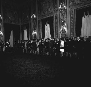 Achille Corona, Ministro del turismo e spettacolo, con Gaetano Turilli, Presidente della Federazione delle associazioni italiane alberghi e turismo e una delegazione della Federazione