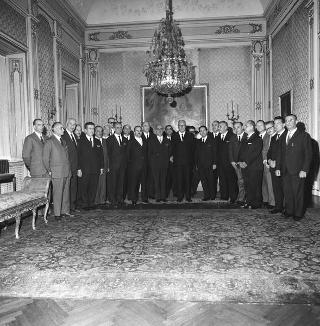 Sen. Giacinto Bosco, Ministro del lavoro e della previdenza sociale, con i funzionari dei servizi centrali e periferici degli Ispettorati del lavoro