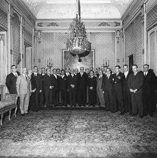 Sen. Giacinto Bosco, Ministro del lavoro e della previdenza sociale, con i funzionari dei servizi centrali e periferici degli Ispettorati del lavoro