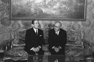 G. Borg Olivier, Primo Ministro e Ministro degli affari esteri di Malta