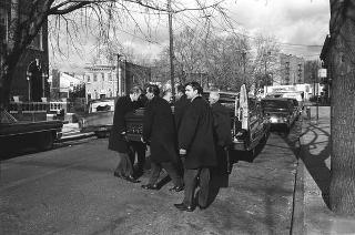 New York, Funerali di Luigi Antonini, Presidente del Consiglio italo-americano del lavoro. Corona del Presidente della Repubblica Giuseppe Saragat.