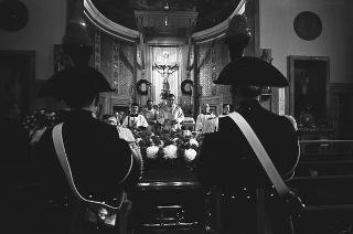 New York, Funerali di Luigi Antonini, Presidente del Consiglio italo-americano del lavoro. Corona del Presidente della Repubblica Giuseppe Saragat.